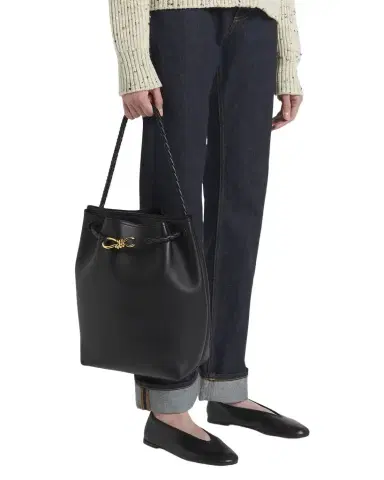 Bottega Veneta Borsa Leather Shoulder Bag | Thumbnail 1 Bottega Veneta Borsa Leather Shoulder Bag | Thumbnail 1