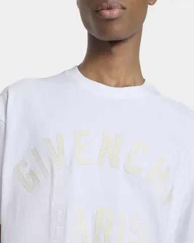 Givenchy Men's Logo Crewneck T-Shirt | Thumbnail 5 Givenchy Men's Logo Crewneck T-Shirt | Thumbnail 5