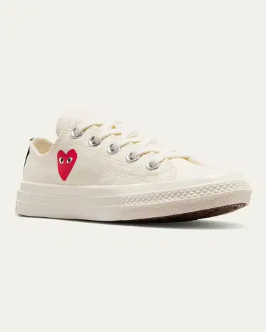 Comme des Garcons x PLAY Low Top Sneakers W/ Red Heart, Toddlers/Kids | Thumbnail 2 Comme des Garcons x PLAY Low Top Sneakers W/ Red Heart, Toddlers/Kids | Thumbnail 2