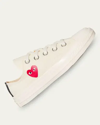 Comme des Garcons x PLAY Low Top Sneakers W/ Red Heart, Toddlers/Kids | Thumbnail 4 Comme des Garcons x PLAY Low Top Sneakers W/ Red Heart, Toddlers/Kids | Thumbnail 4