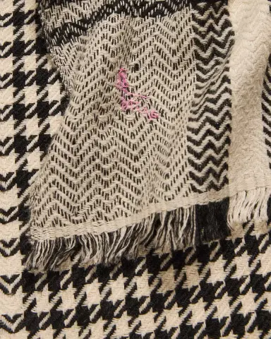 Anderson & Sheppard Men's Handwoven Houndstooth Cashmere Scarf | Thumbnail 4