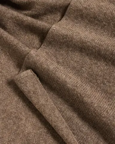 Lisa Yang Solid Cashmere Scarf | Thumbnail 4