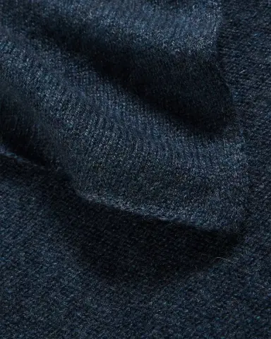 Lisa Yang Solid Cashmere Scarf | Thumbnail 4