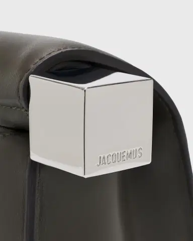 Jacquemus Ronde Carré Leather Clutch | Thumbnail 10 Jacquemus Ronde Carré Leather Clutch | Thumbnail 10