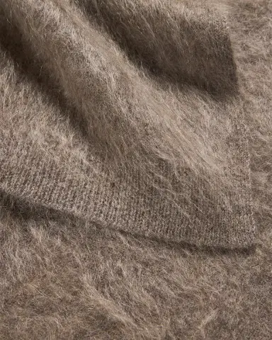 Lisa Yang Brushed Cashmere and Silk Scarf | Thumbnail 4