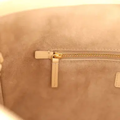 Chanel Chanel Small Cerf Shopping Bag Beige Calfskin Gold Hardware | Thumbnail 9