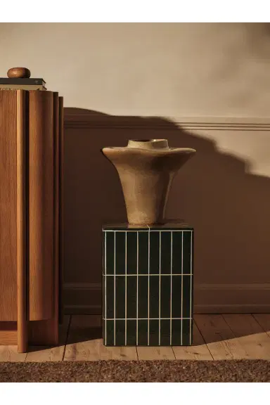 FERM LIVING Evio Vase | Thumbnail 3
