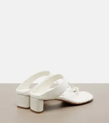 Bottega Veneta Livia Intrecciato leather thong sandals | Thumbnail 2
