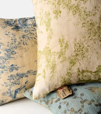 The House of Lyria Glafira linen cushion | Thumbnail 2