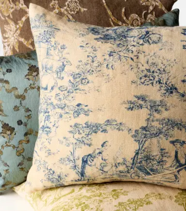 The House of Lyria Glafira linen cushion | Thumbnail 3