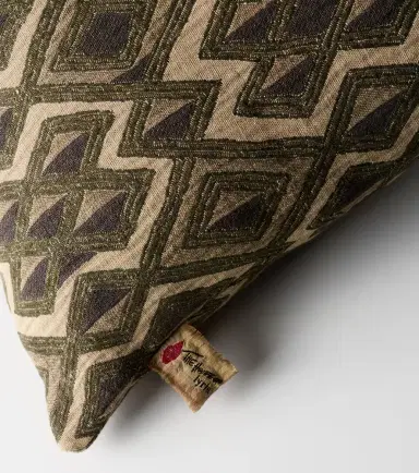 The House of Lyria Zefiro linen cushion | Thumbnail 3