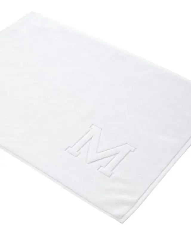 Matouk Auberge Monogrammed Tub Mat