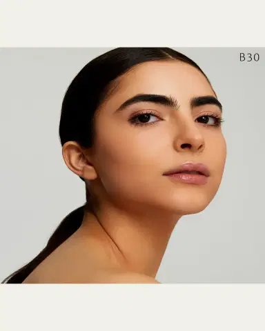 CLÉ DE PEAU BEAUTÉ Radiant Fluid Foundation Matte SPF 20, 1.1 oz. | Thumbnail 4