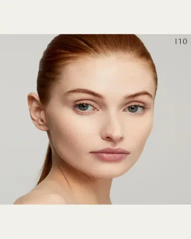 CLÉ DE PEAU BEAUTÉ Radiant Fluid Foundation Natural SPF 25, 1.1 oz. | Thumbnail 4