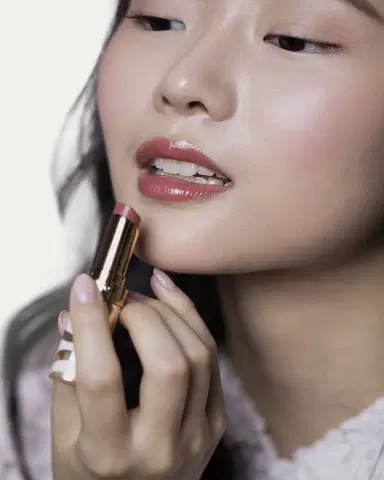 Sisley-Paris Phyto-Rouge Shine Lipstick | Thumbnail 4 Sisley-Paris Phyto-Rouge Shine Lipstick | Thumbnail 4
