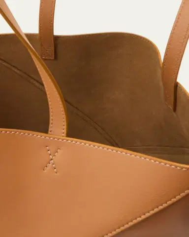Loewe Puzzle Fold Medium Tote Bag in Shiny Leather | Thumbnail 8