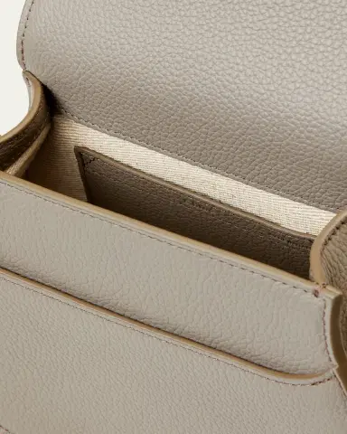 Chloé Marcie Small Crossbody Bag in Grained Calfskin | Thumbnail 4 Chloé Marcie Small Crossbody Bag in Grained Calfskin | Thumbnail 4