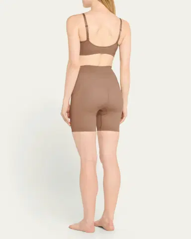 Skims Seamless Sculpt Mid-Thigh Shorts | Thumbnail 3 Skims Seamless Sculpt Mid-Thigh Shorts | Thumbnail 3