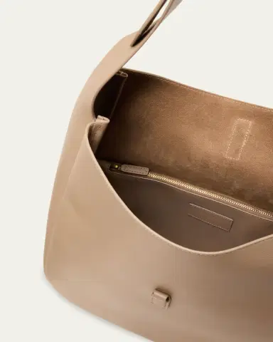 Saint Laurent Le 5 A 7 Large Shoulder Bucket Bag in Smooth Leather | Thumbnail 4 Saint Laurent Le 5 A 7 Large Shoulder Bucket Bag in Smooth Leather | Thumbnail 4