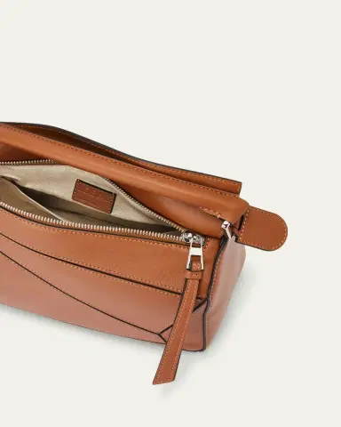 Loewe Puzzle Edge Small Shoulder Bag in Calfskin Leather | Thumbnail 4 Loewe Puzzle Edge Small Shoulder Bag in Calfskin Leather | Thumbnail 4