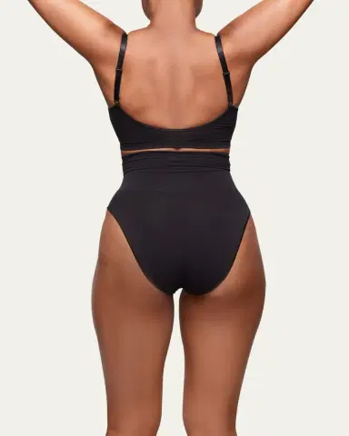 Skims Seamless Sculpt Pullover Bra | Thumbnail 3