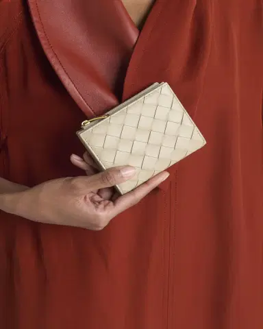 Bottega Veneta Small Bifold Leather Wallet | Thumbnail 4 Bottega Veneta Small Bifold Leather Wallet | Thumbnail 4