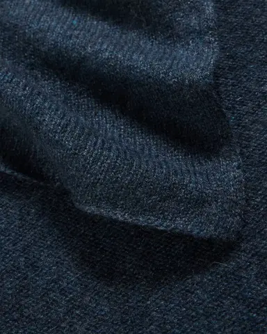 Lisa Yang Solid Cashmere Scarf | Thumbnail 4