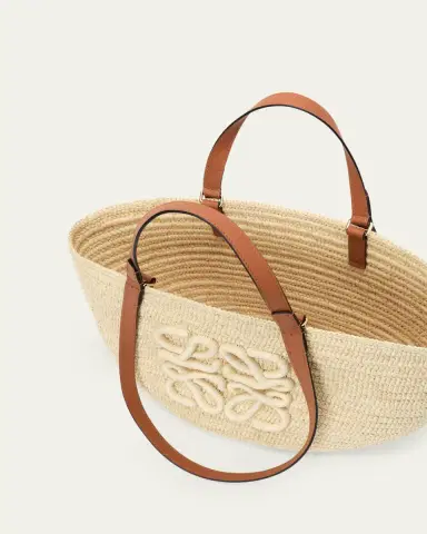 Loewe x Paula's Ibiza Extra Large Eclipse Basket Bag in Raffia and Calfskin | Thumbnail 4 Loewe x Paula's Ibiza Extra Large Eclipse Basket Bag in Raffia and Calfskin | Thumbnail 4