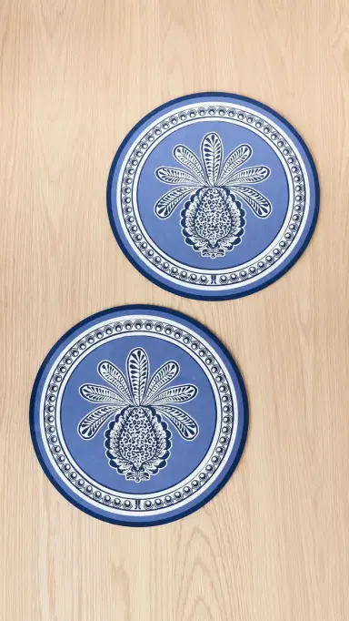 La DoubleJ Hardback Placemats Set of 2 Big Pineapple Blu One Size | Thumbnail 2