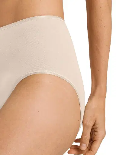 Hanro Women's Cotton Seamless Full Brief | Thumbnail 5 Hanro Women's Cotton Seamless Full Brief | Thumbnail 5