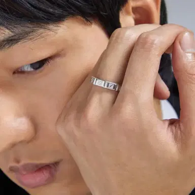 Fendi Thin-band ring made of sterling 925 for an extraordinary | Thumbnail 3