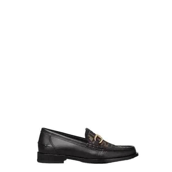 Loafers with visible stitched shoe apron and vamp decorated