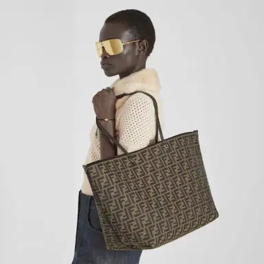 Fendi Large shopper bag, created in 1997 together with | Thumbnail 3 Fendi Large shopper bag, created in 1997 together with | Thumbnail 3