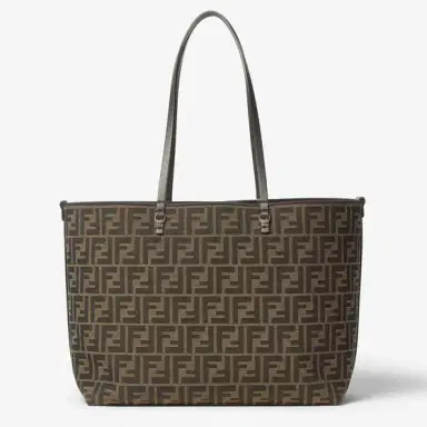 Fendi Medium shopping bag, created in 1997 together with | Thumbnail 3 Fendi Medium shopping bag, created in 1997 together with | Thumbnail 3