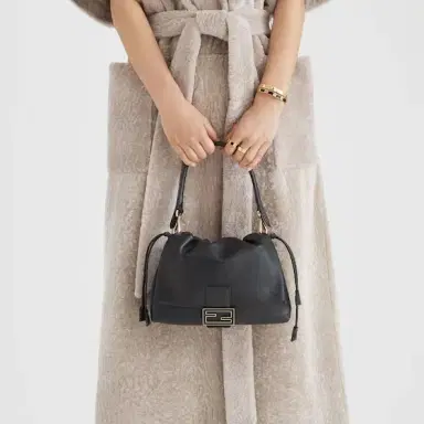 Fendi Baguette Soft Medium | Thumbnail 3 Fendi Baguette Soft Medium | Thumbnail 3