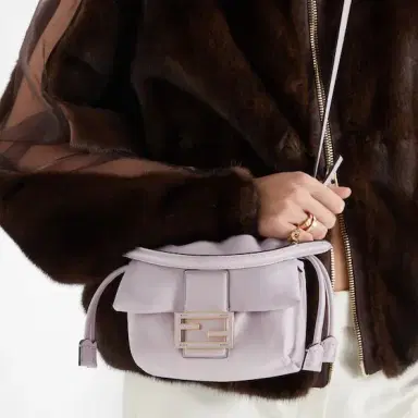Fendi Mamma Baguette Small | Thumbnail 2 Fendi Mamma Baguette Small | Thumbnail 2