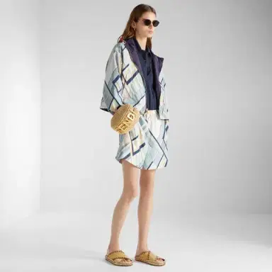 Fendi Mini Fendigraphy hobo bag with a contemporary look and bold | Thumbnail 5