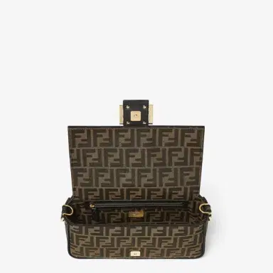 Fendi Iconic medium Baguette bag, created in 1997 which went | Thumbnail 4 Fendi Iconic medium Baguette bag, created in 1997 which went | Thumbnail 4
