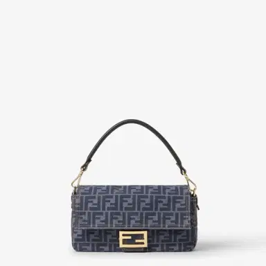 Fendi Iconic medium Baguette® bag, created in 1997, which went | Thumbnail 4 Fendi Iconic medium Baguette® bag, created in 1997, which went | Thumbnail 4