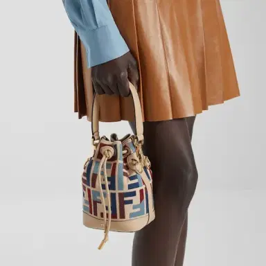 Fendi Iconic Mon Tresor bucket bag, distinguished by a timeless | Thumbnail 2 Fendi Iconic Mon Tresor bucket bag, distinguished by a timeless | Thumbnail 2