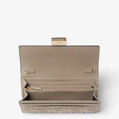 Fendi Baguette Continental With Chain | Thumbnail 4