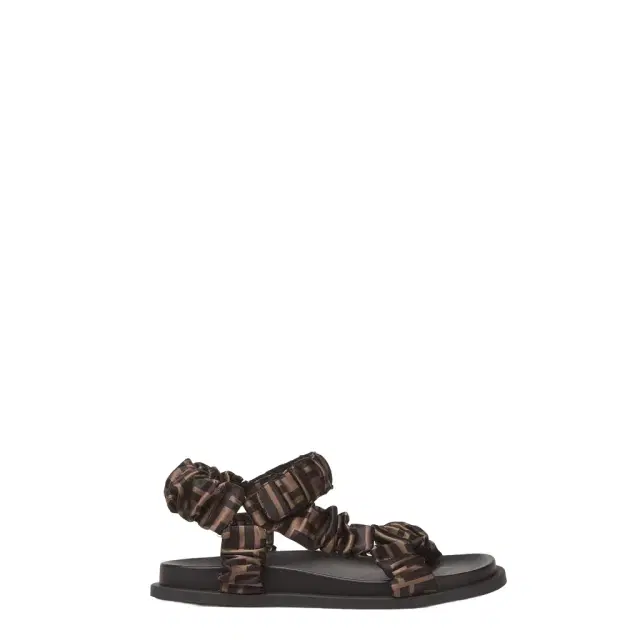 Flat sandals with wide bands Flat sandals with wide bands