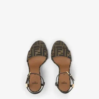 Fendi Delfina round-toe sandals with an ankle strap | Thumbnail 4