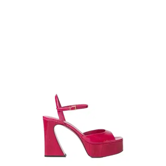 Platform sandals with band over the toes