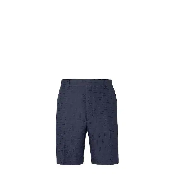 Bermuda shorts with belt loops at the waist