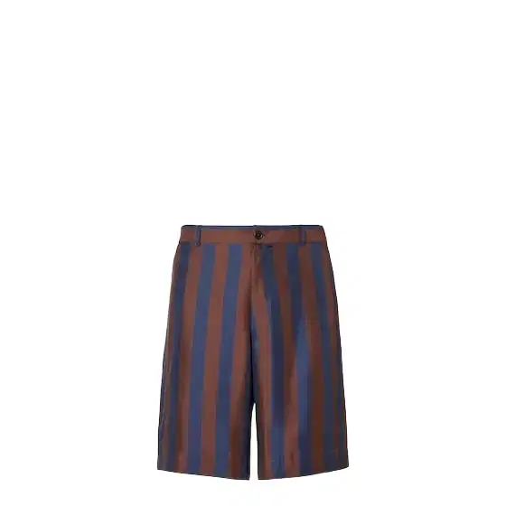 Bermuda shorts with side pockets and belt loops at the waist