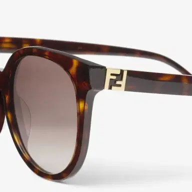 Fendi Round Forever sunglasses made of Havana acetate | Thumbnail 3