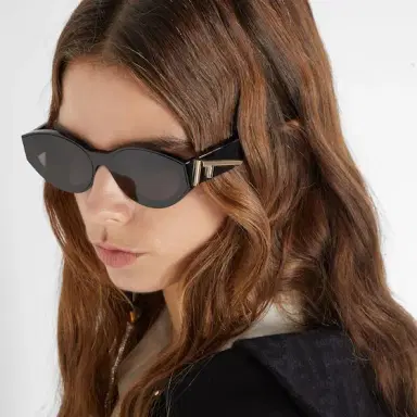 Fendi First oval glasses in black acetate | Thumbnail 4 Fendi First oval glasses in black acetate | Thumbnail 4