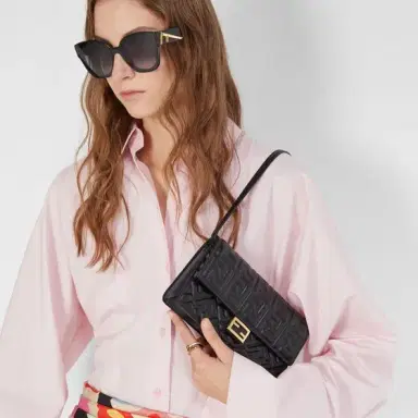 Fendi Square First eyeglasses in black acetate | Thumbnail 4 Fendi Square First eyeglasses in black acetate | Thumbnail 4