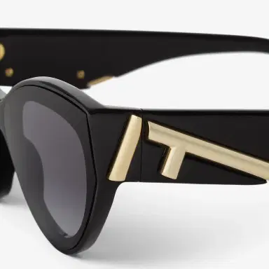 Fendi Cat-eye First glasses in black acetate | Thumbnail 3